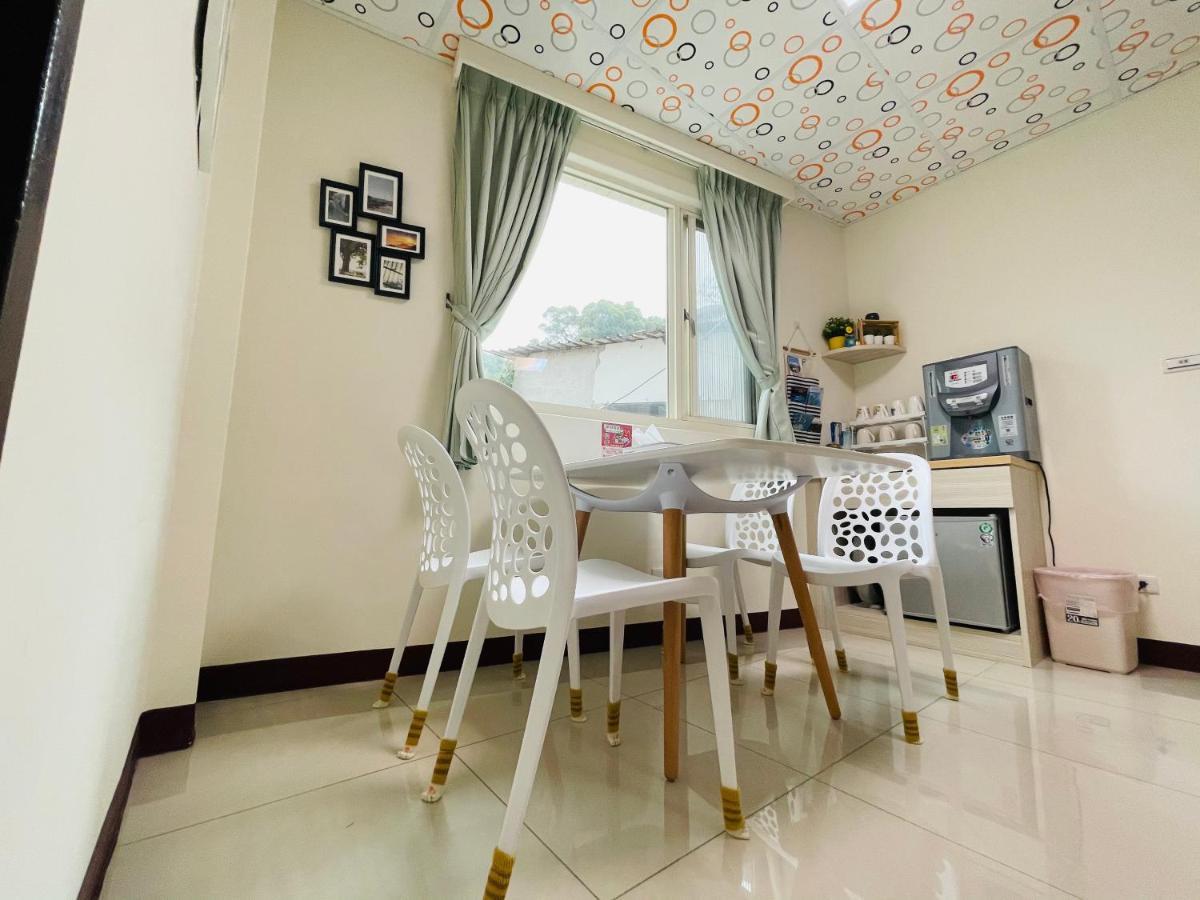 Zucuo Homestay Nangan Bagian luar foto