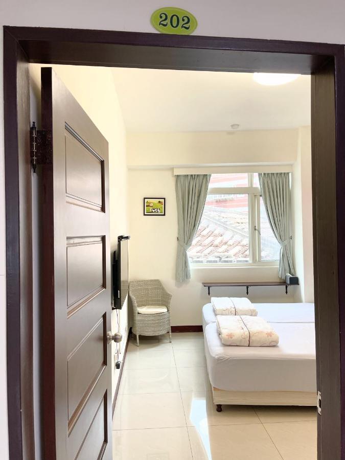Zucuo Homestay Nangan Bagian luar foto